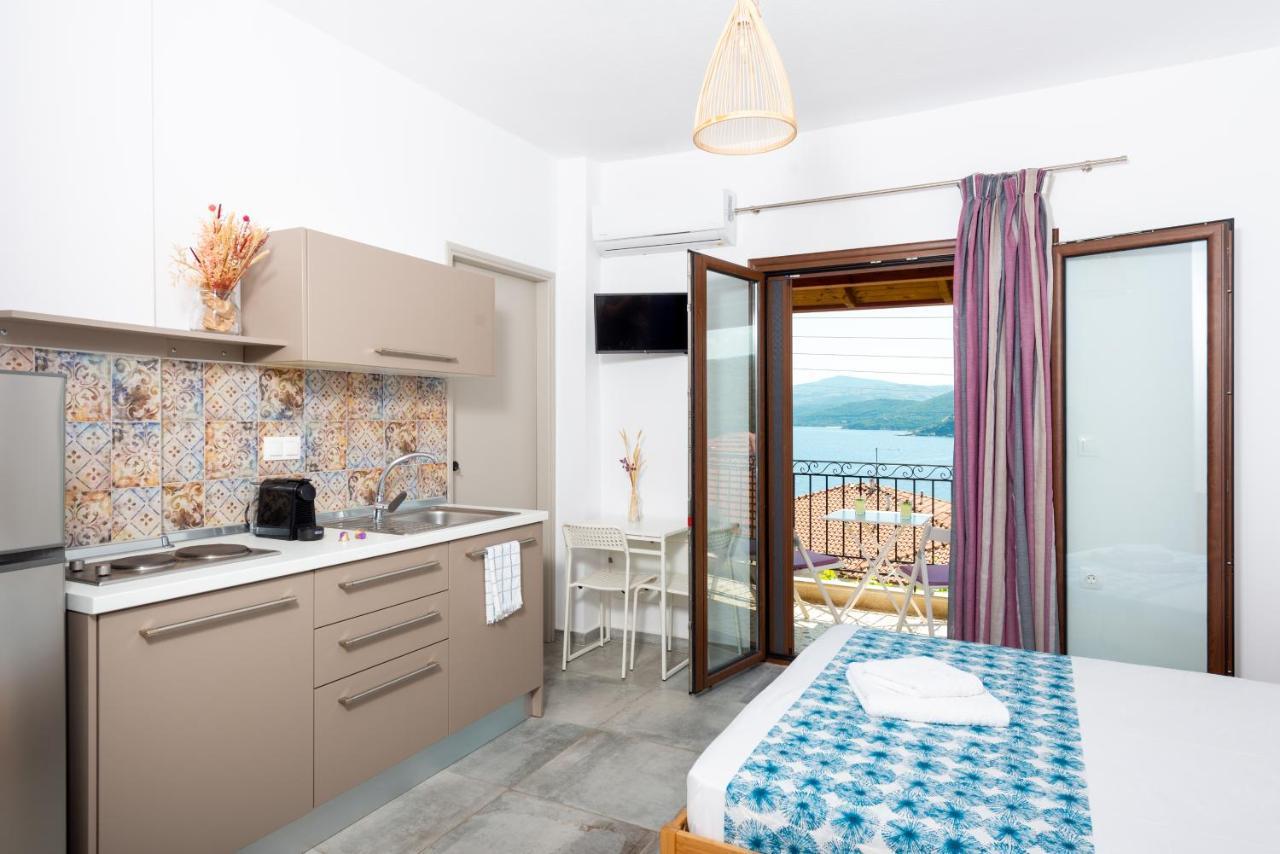 Avli Apartments Pyrgadikia Exterior photo